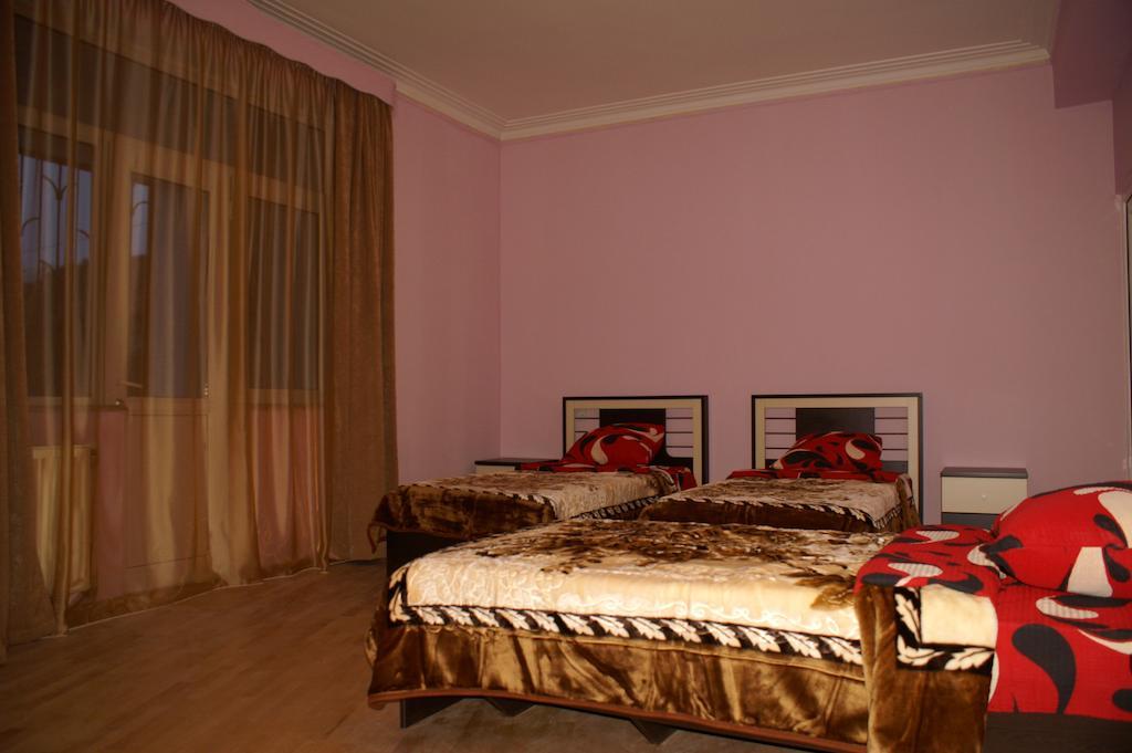 Europa+T Hotel Tbilisi Quarto foto